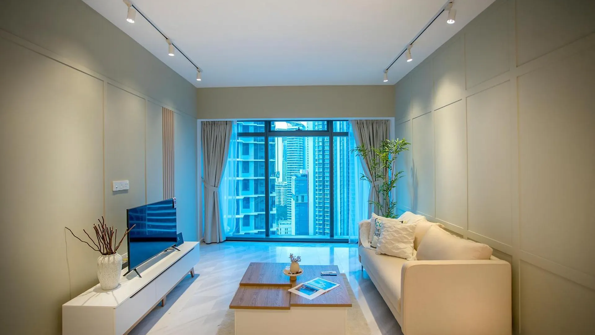 Appartement Eaton Kuala Lumpur With Klcc Skyline View Pool